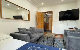 Marble Arch Service Apartment